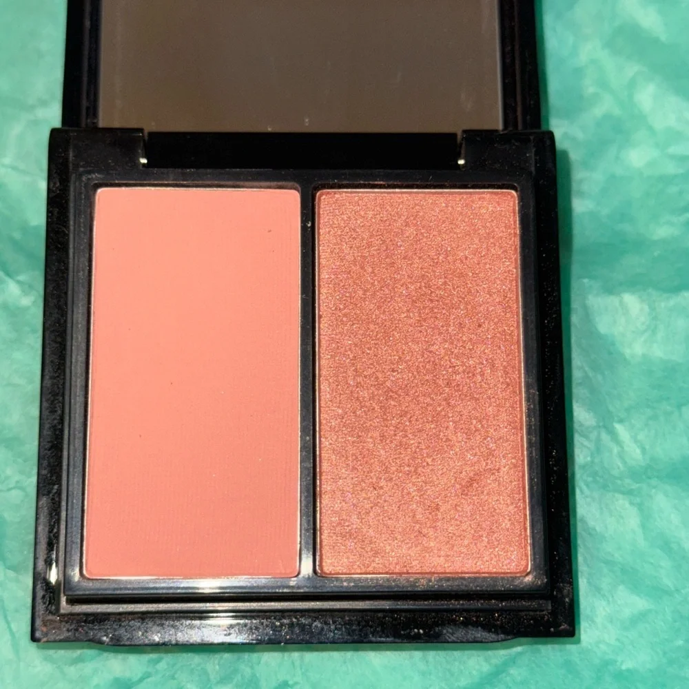 MAC Cosmetics Triumphant Face Kit Tartan Tale collection
